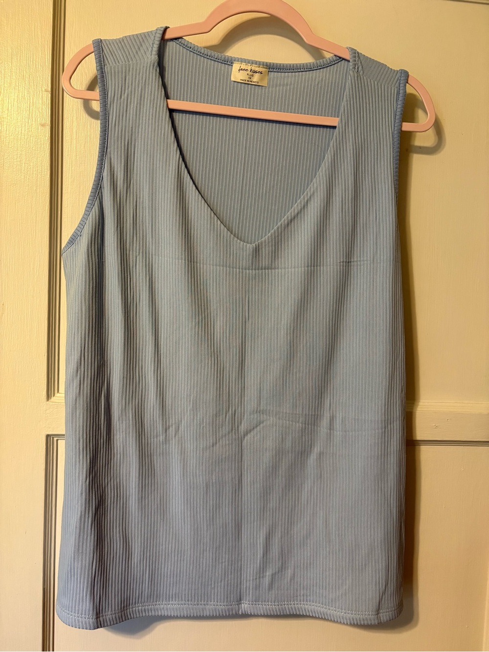 Free Kisses tank top